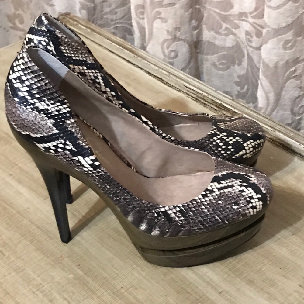Jessica Simpson heels